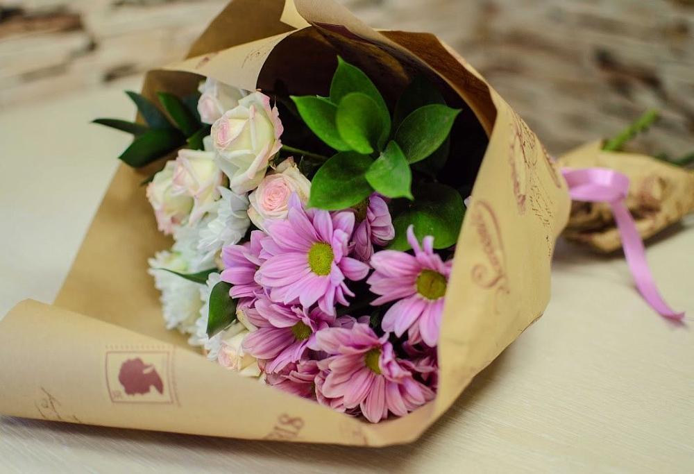 Букет цветов из: Розы и Хризантемы в Каспийске