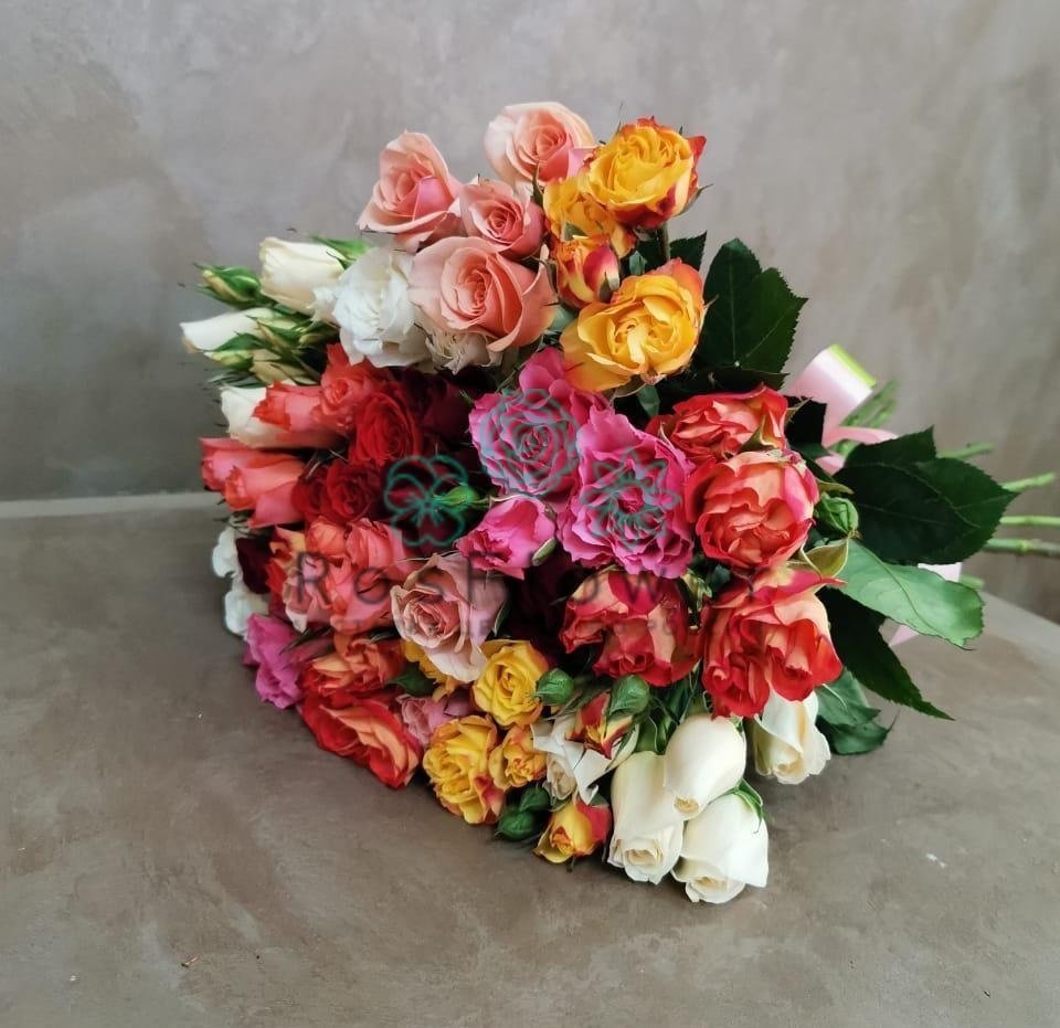 Букет цветов из: Розы в Каспийске