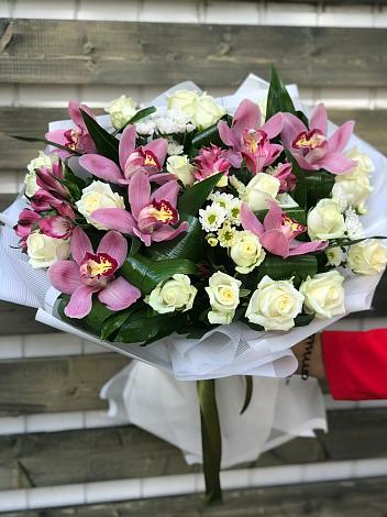 Букет цветов из: Розы и Хризантемы в Каспийске