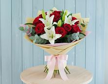 Букет цветов из:  Лилии и Розы в Каспийске