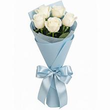Букет 5 Белых роз Проуд в Каспийске