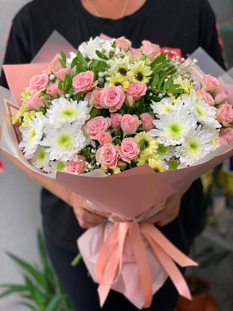 Букет цветов из: Розы и Хризантемы в Каспийске