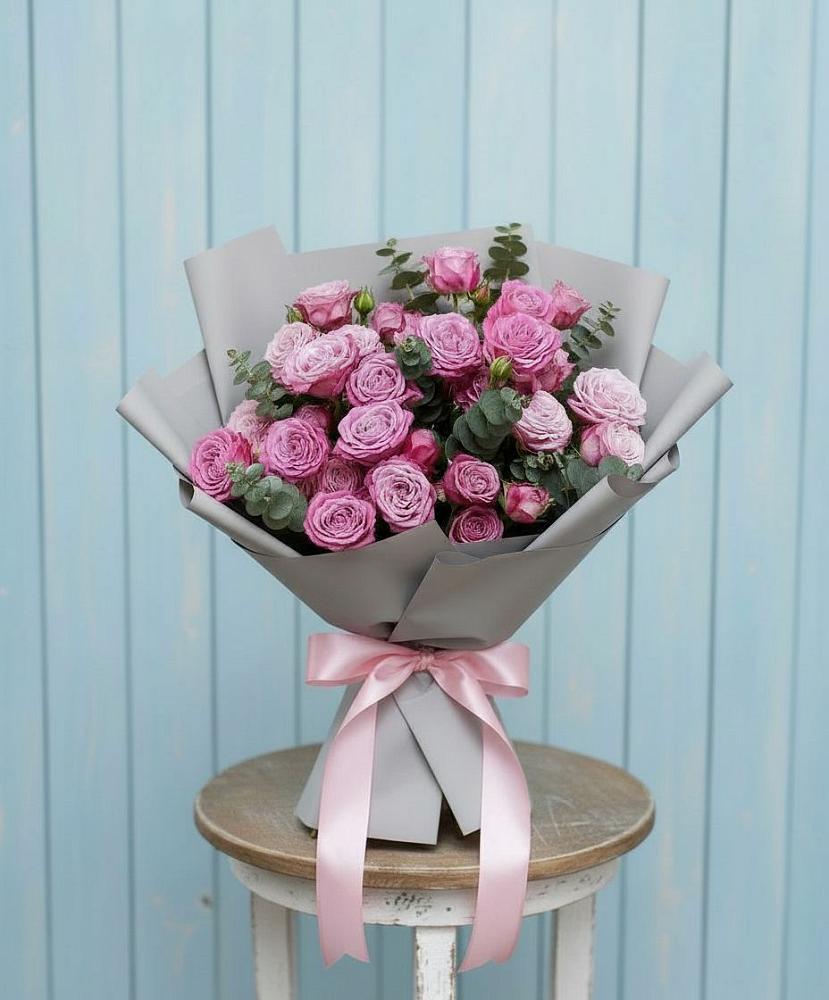 Букет цветов из: Розы в Каспийске