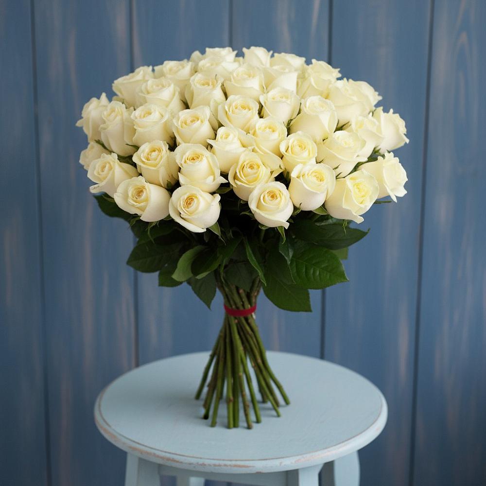Букет 51 Белая роза Эдлесс Лав в Каспийске