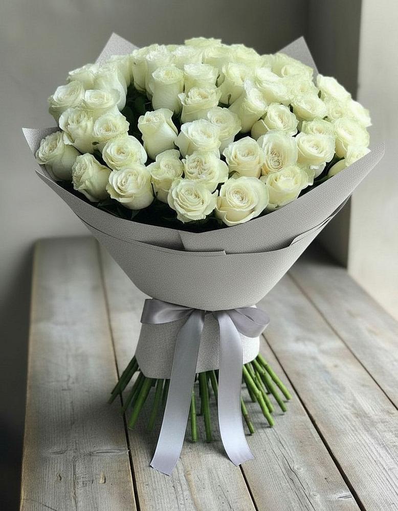 Букет 35 Белых роз в Каспийске