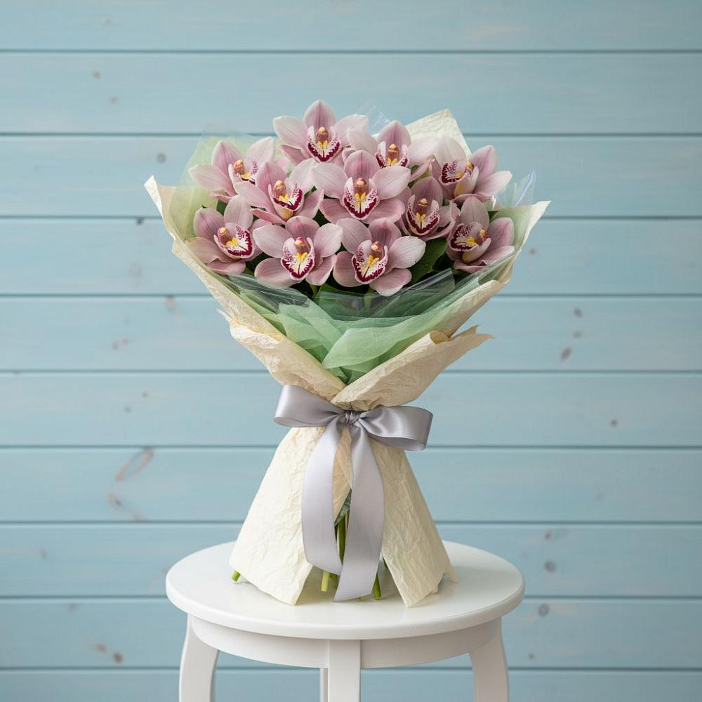 Букет цветов из: Орхидеи и Розы в Каспийске