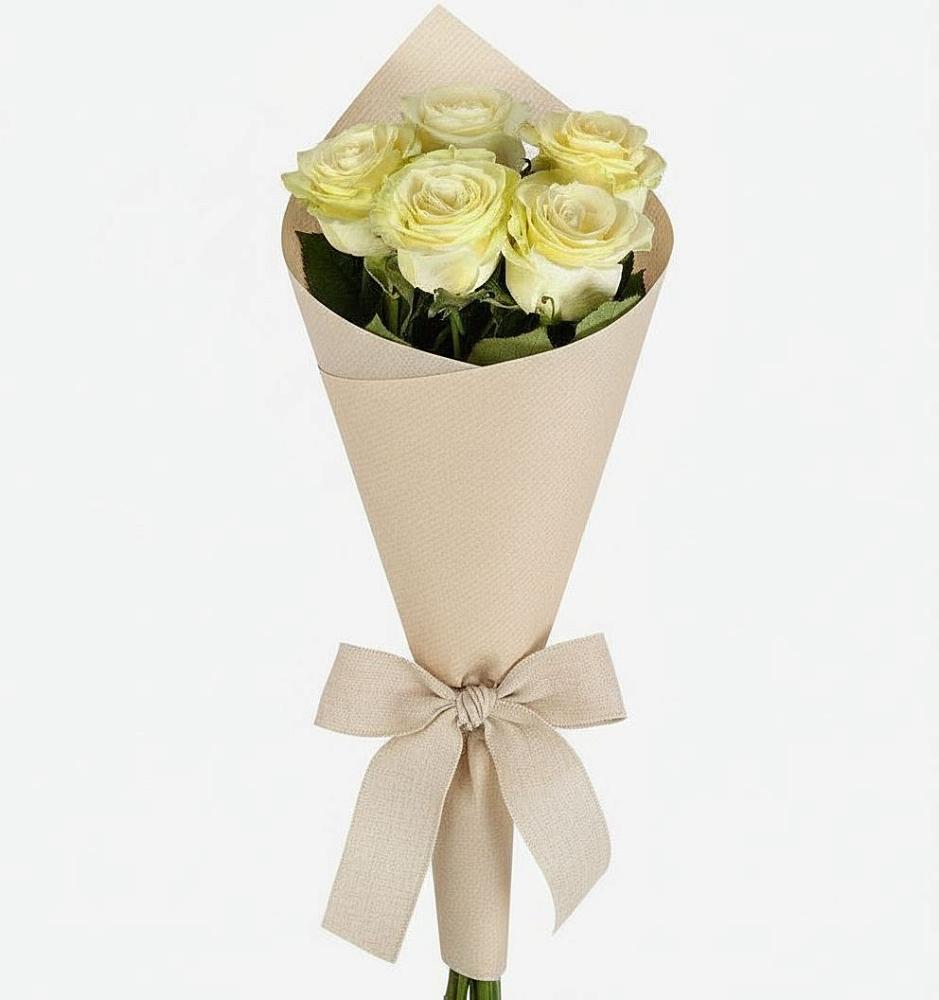 Букет цветов из: Розы в Каспийске