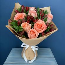 Букет цветов из:  Розы и Альстромерии в Каспийске
