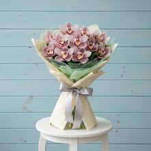 Букет цветов из:  Орхидеи и Розы #REPLACE_PRED# Каспийске