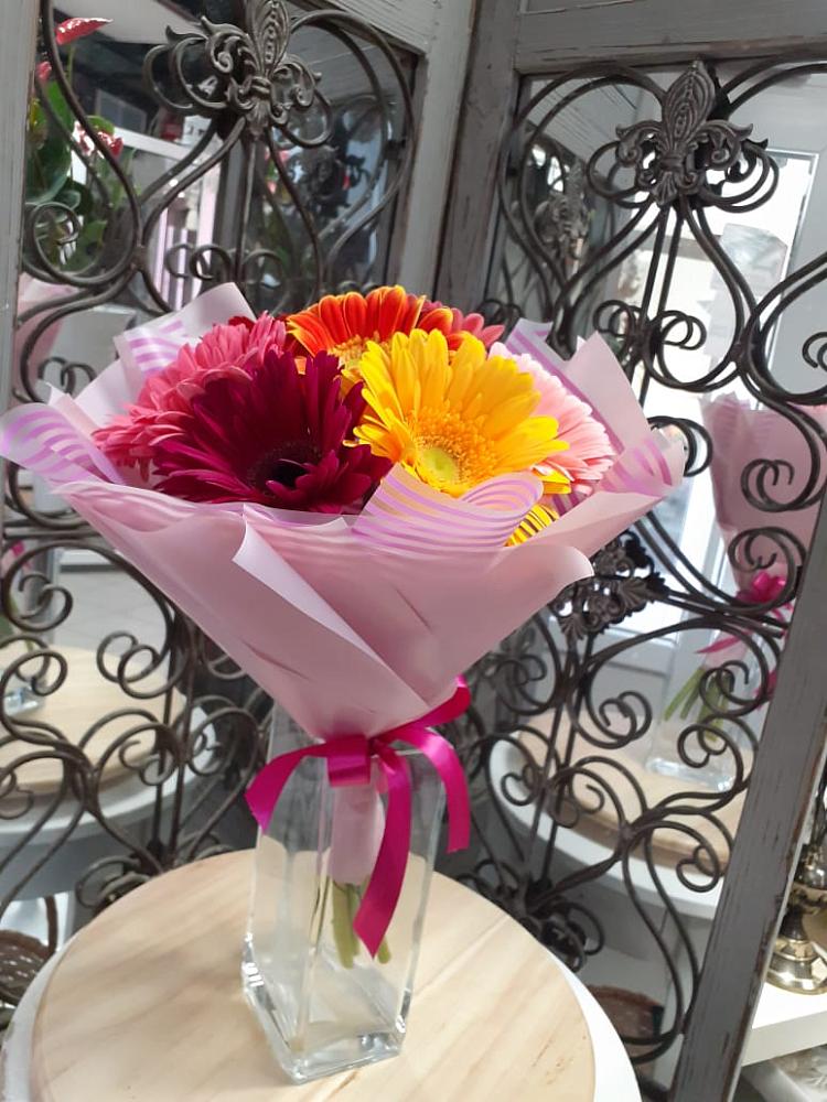 Букет цветов из: Герберы в Каспийске