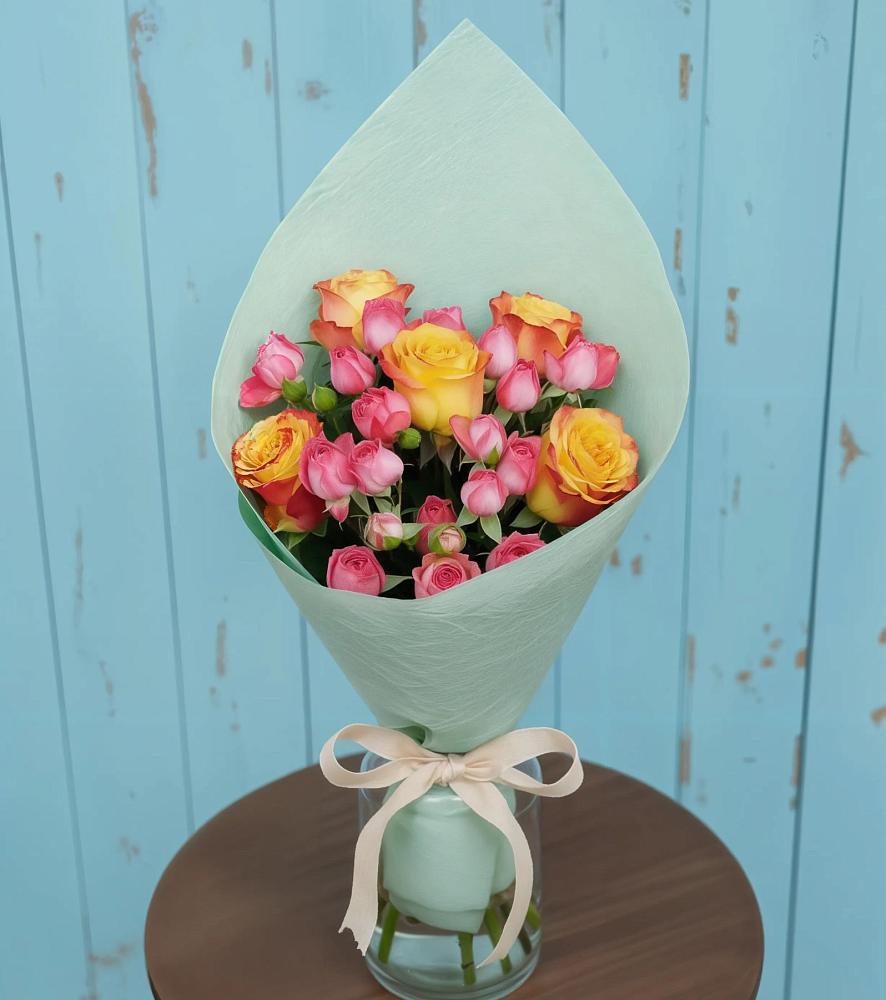 Букет цветов из: Розы в Каспийске