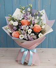 Букет цветов из:  Лизиантусы, Розы, Альстромерии и Гипсофила в Каспийске