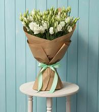 Букет цветов из:  Лизиантусы в Каспийске