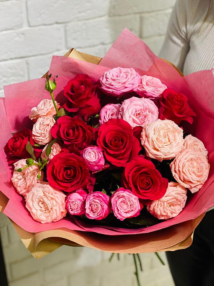 Букет цветов из: Розы в Каспийске