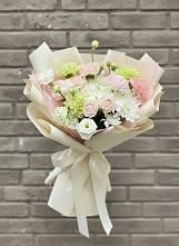 Букет цветов из:  Гвоздики, Розы, Лизиантусы и Хризантемы #REPLACE_PRED# Каспийске