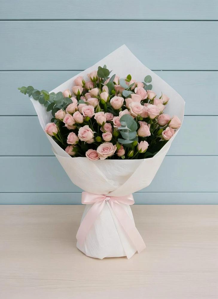 Букет цветов из: Розы в Каспийске