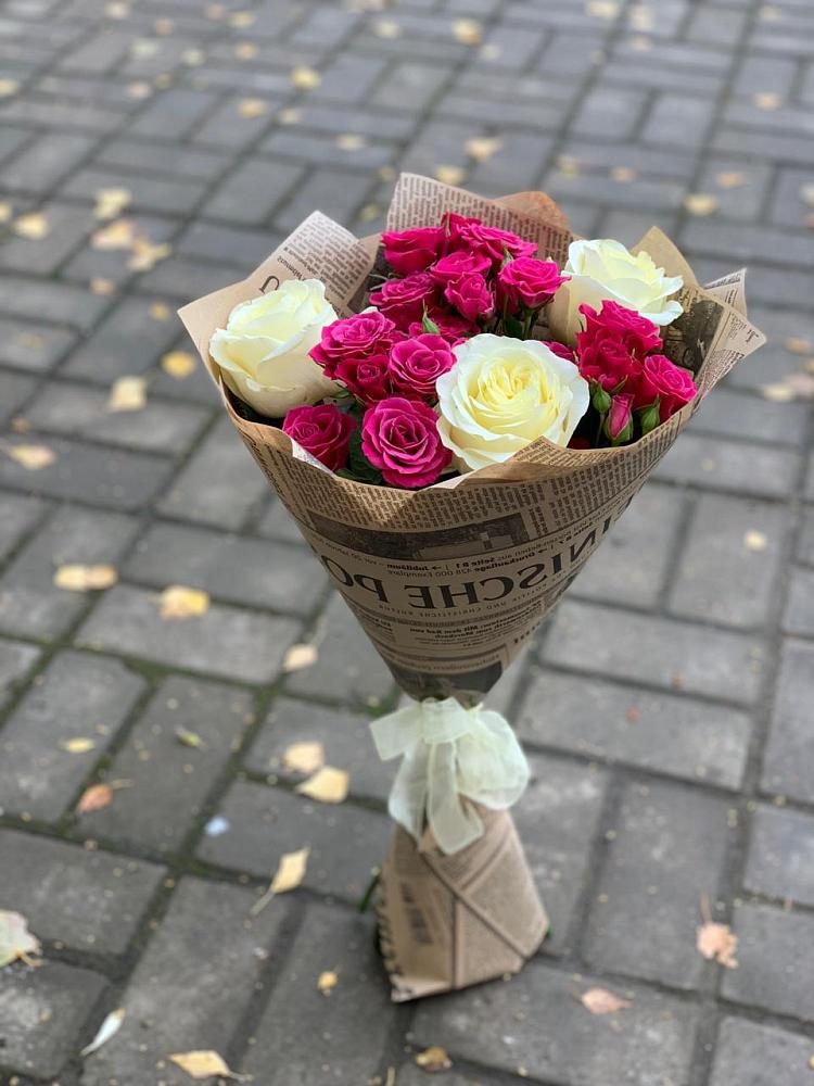 Букет цветов из: Розы в Каспийске