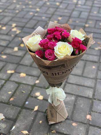 Букет цветов из: Розы в Каспийске