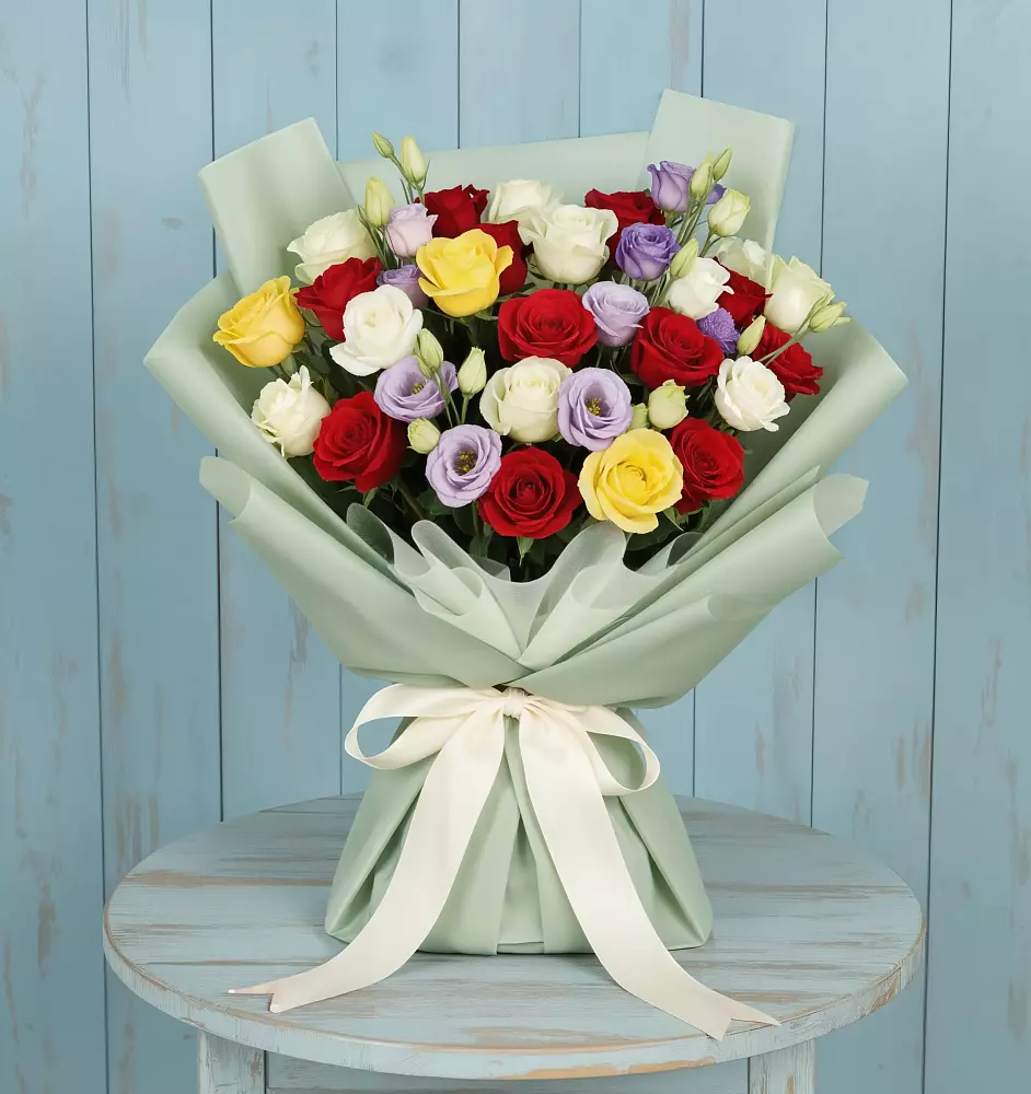 Букет цветов из: Розы в Каспийске