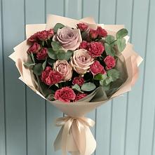 Букет цветов из:  Гвоздики и Розы в Каспийске