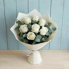 Букет Белые розы в Эвкалипте в Каспийске