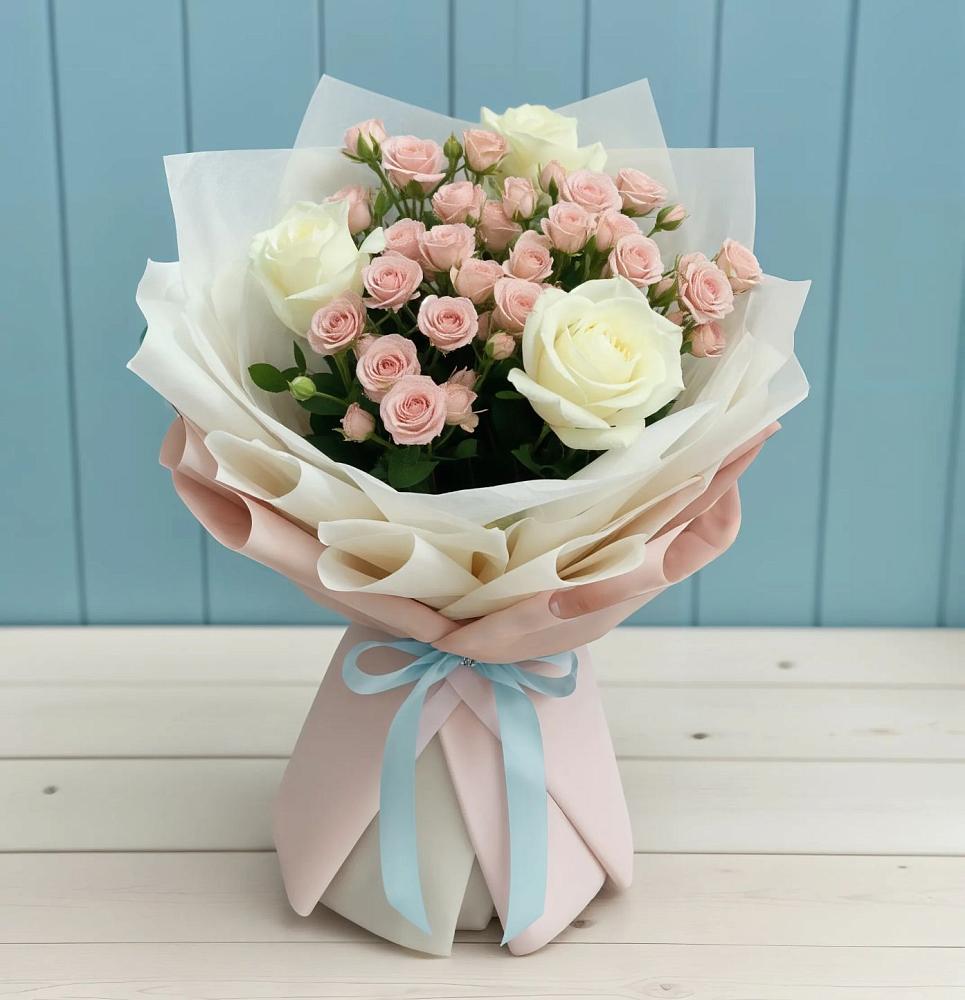 Букет цветов из: Розы в Каспийске