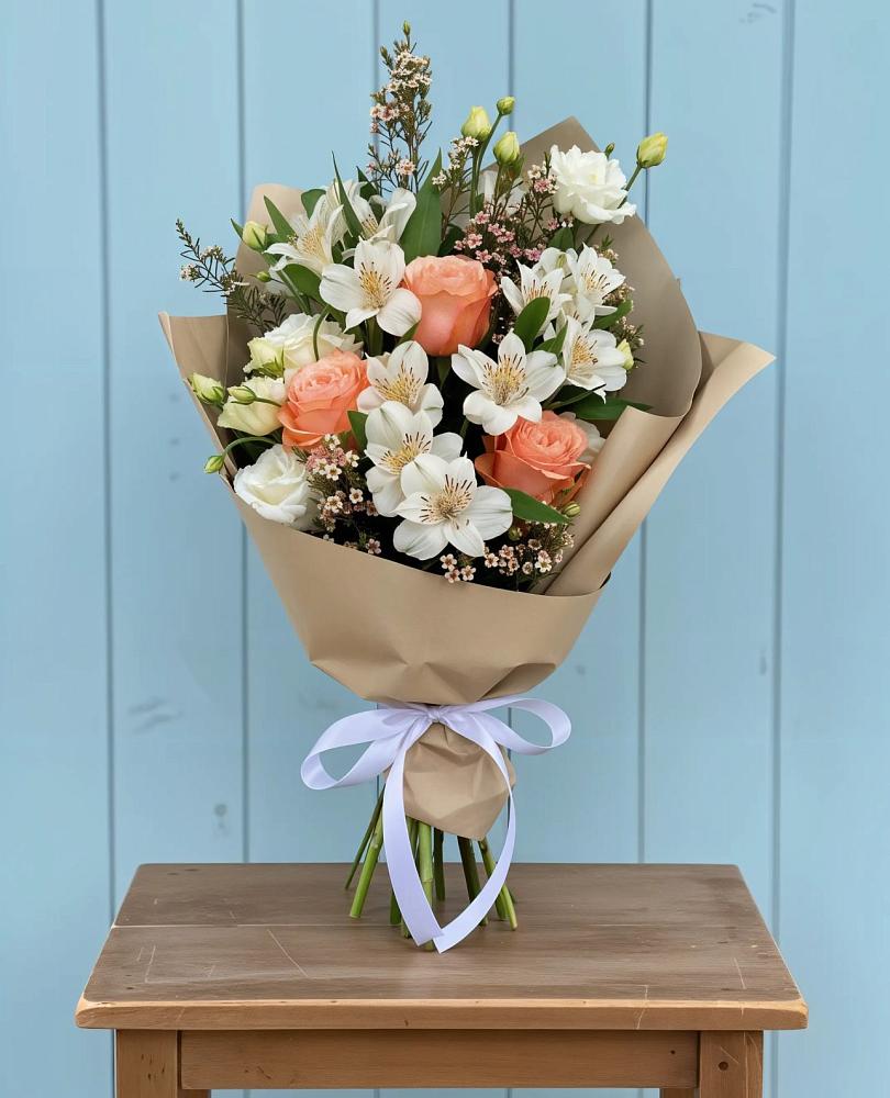 Букет цветов из: Альстромерии, Лизиантусы, Розы и Хризантемы в Каспийске